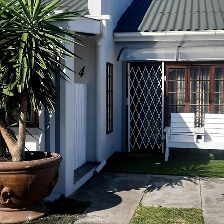 Shark Cove Little Cottage Kleinbaai Экстерьер фото