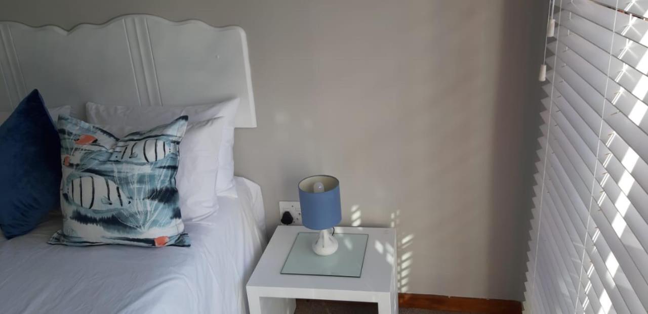 Shark Cove Little Cottage Kleinbaai Экстерьер фото