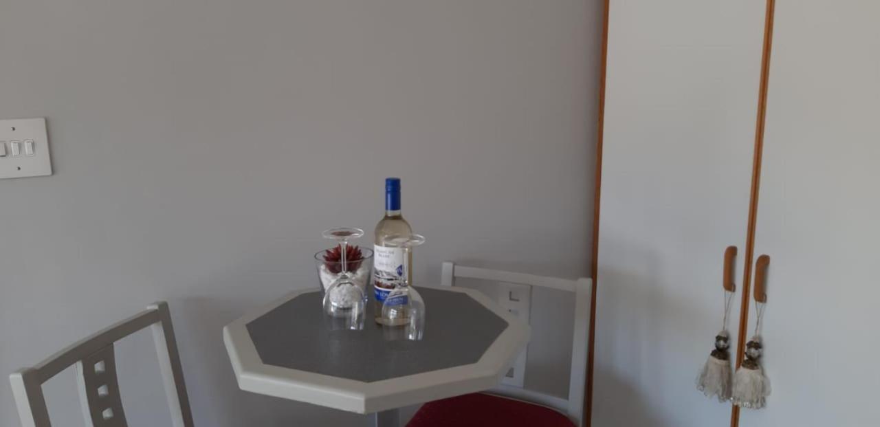 Shark Cove Little Cottage Kleinbaai Экстерьер фото